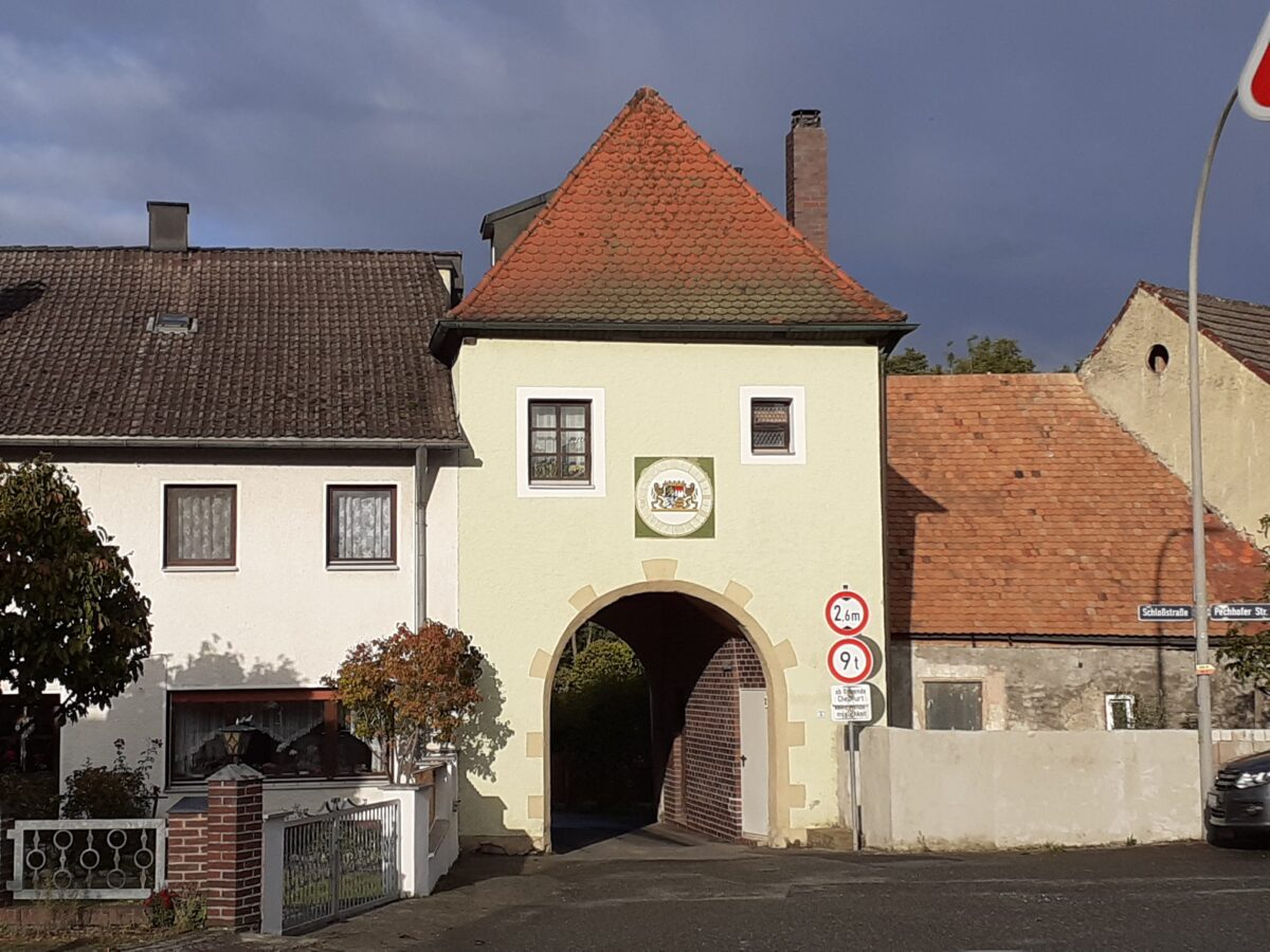 Bauausschuss will Denkmalschutz für den Dießfurter Torturm in Pressath erhalten