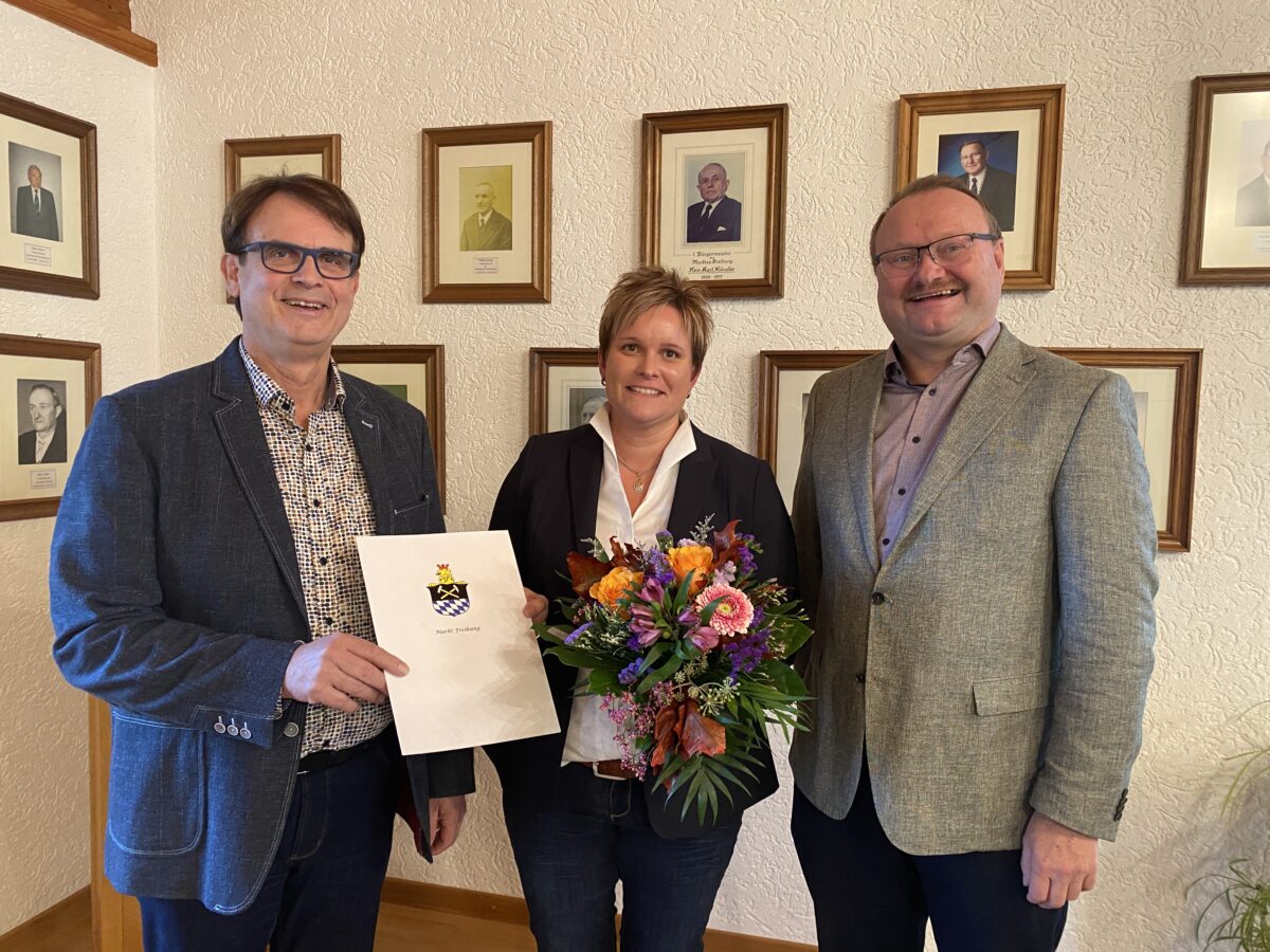 Stephanie Wölfl absolvierte Lehrgang zur Fachkraft für Kämmerei und Finanzverwaltung