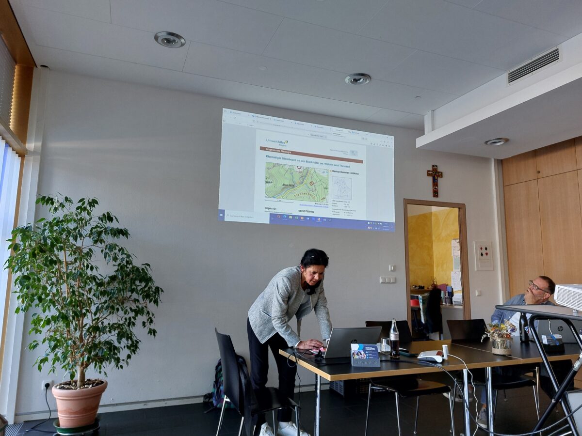 Bayernatlas begeistert Senioren beim BayernLab in Nabburg