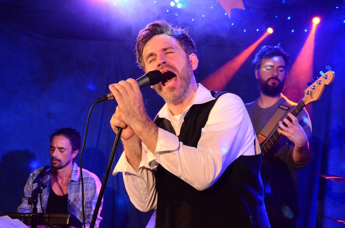 "Bourbon Blues Band" bringt den Blues ins "Parapluie"