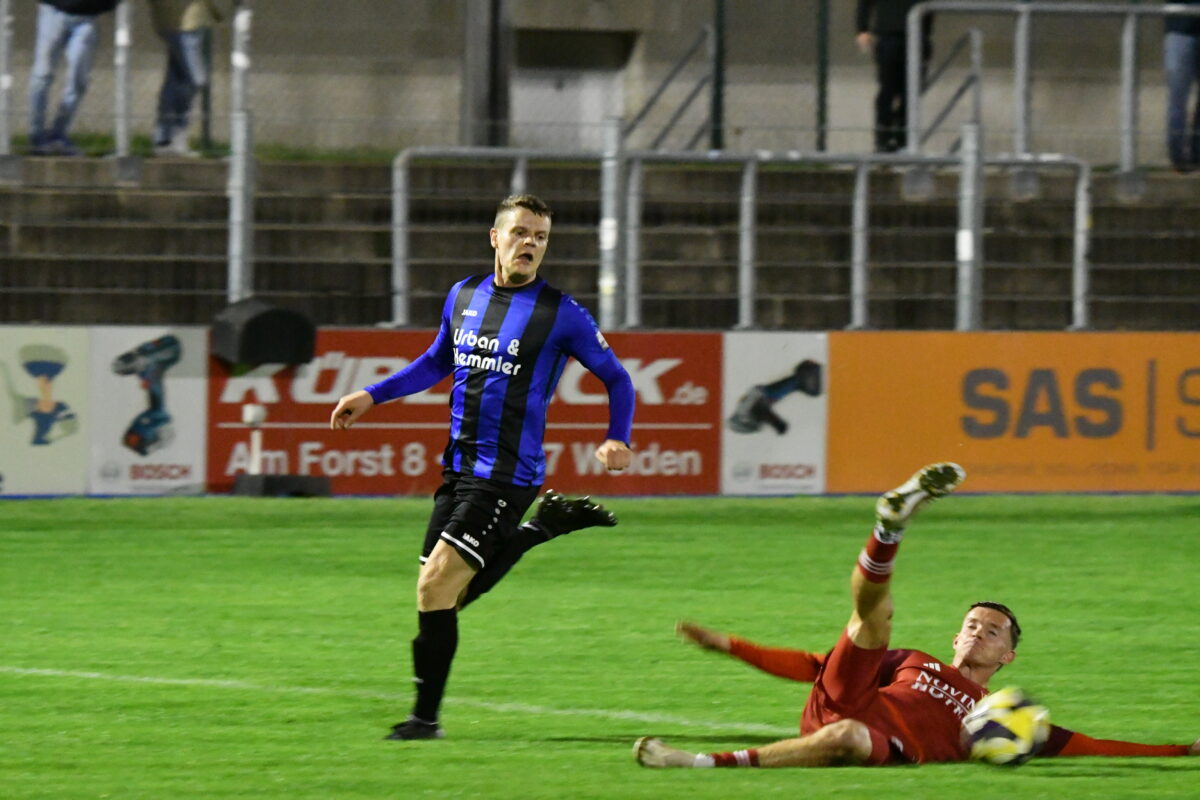 Bayernliga Nord: Derbystimmung an Halloween am Weidener Wasserwerk