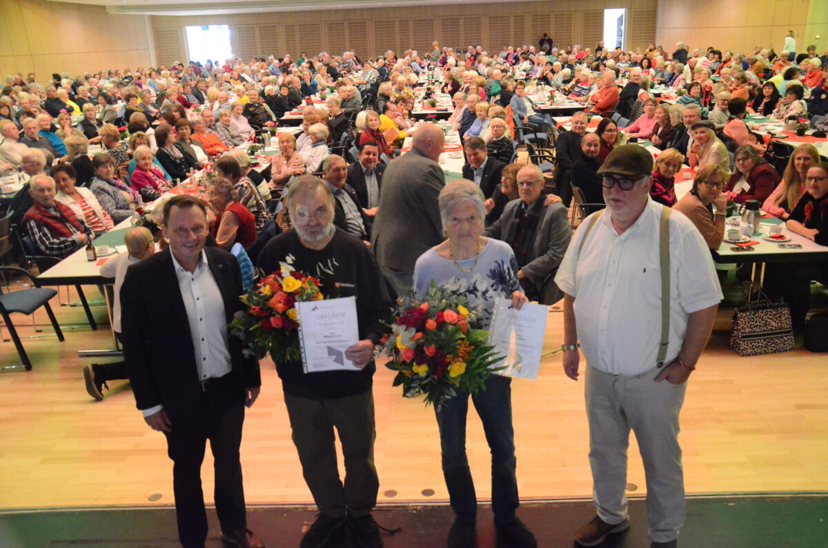 Seniorennachmittag in der vollbesetzten Max-Reger-Halle