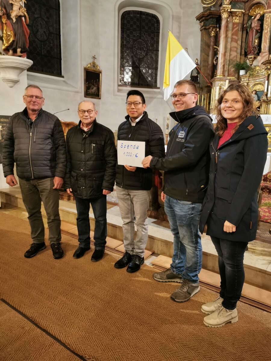 Dunzer Bau GmbH spendet 1.000 Euro für Kalvarienbergkapelle in Thurndorf