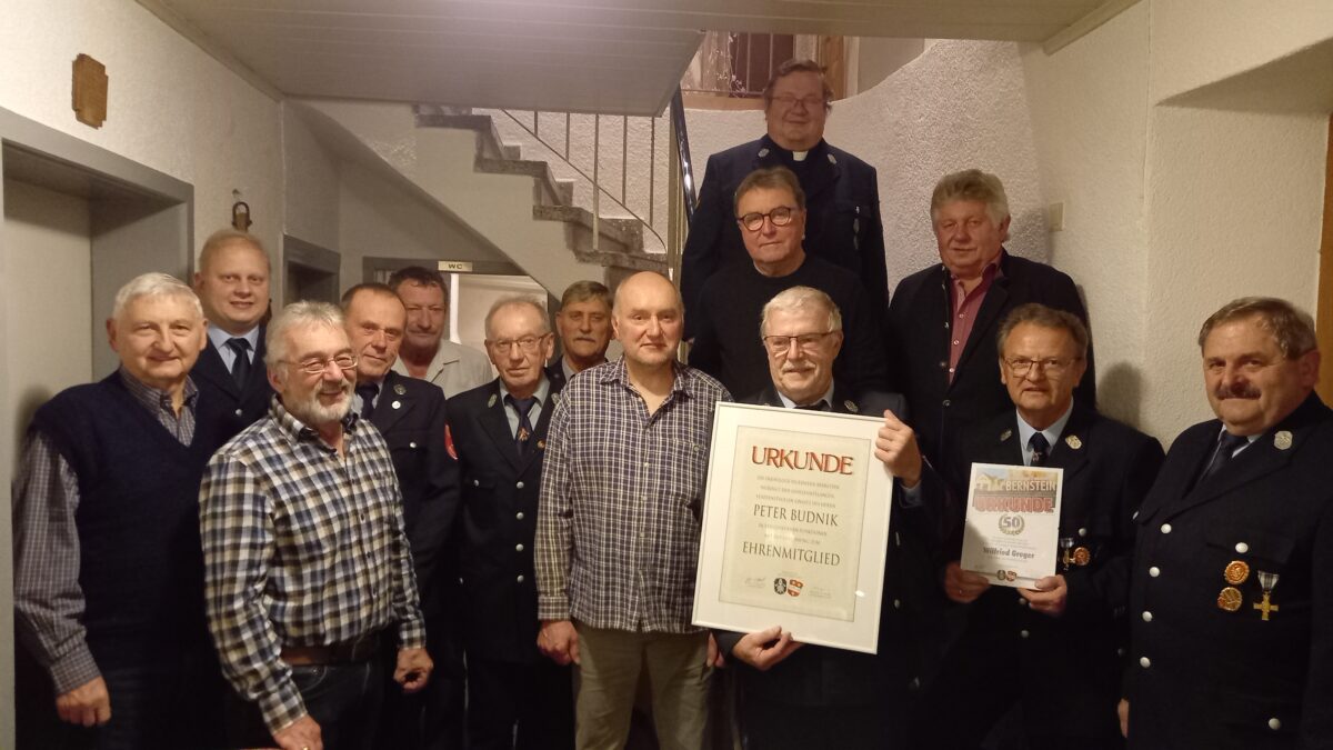 Ehrungen für langjährige Feuerwehrmitglieder in Bernstein