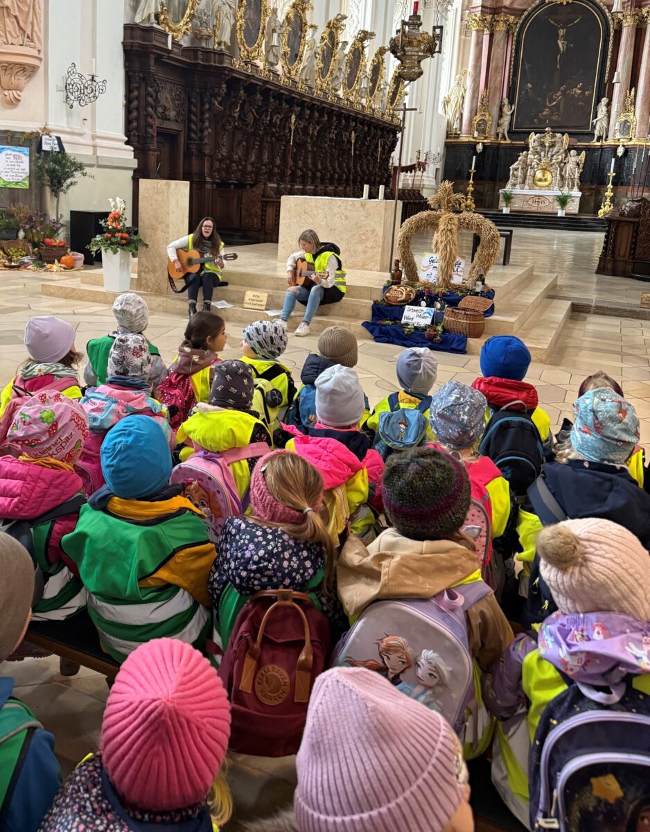 Erntedankfest der Waldwichtel begeistert Kinder in Waldsassen
