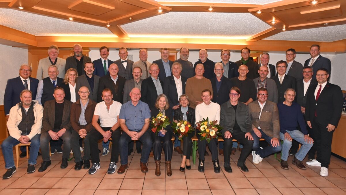 Handwerkskammer verleiht 31 Goldene Meisterbriefe in Etzenricht