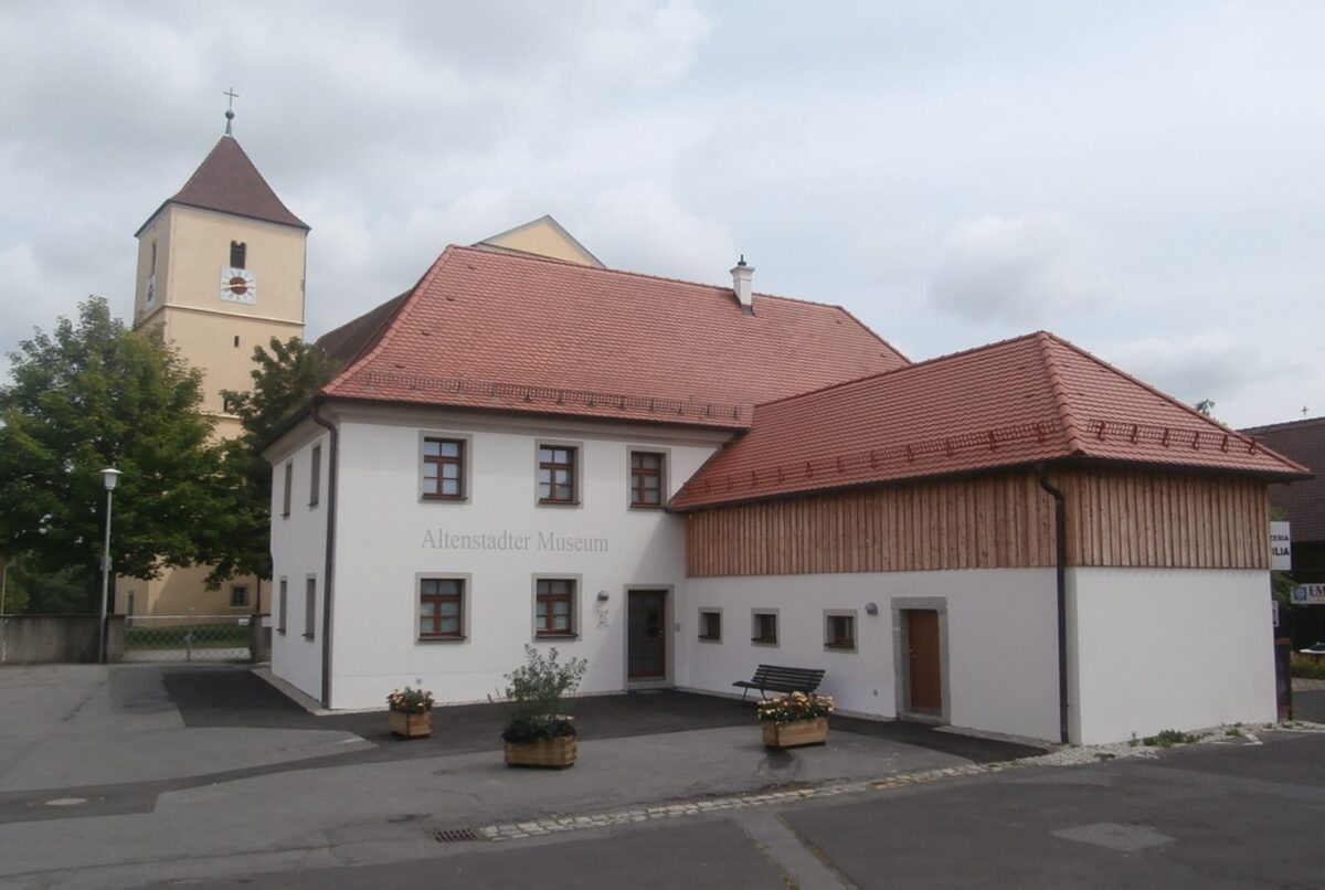 Heimatverein feiert 35 Jahre in Altenstadt und veröffentlicht zweites Lesebuch