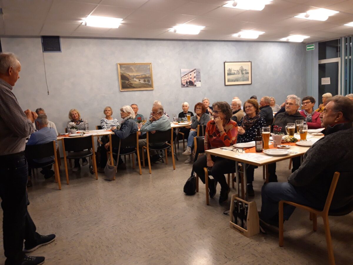 Herbstversammlung der Siedlergemeinschaft in Weiden mit Verkehrstipps und Brotzeit