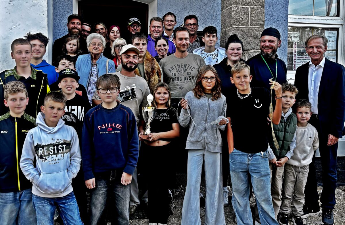 Jolina Lang holt Tagespokal bei ADAC-Fuchssuchfahrt in Weiden