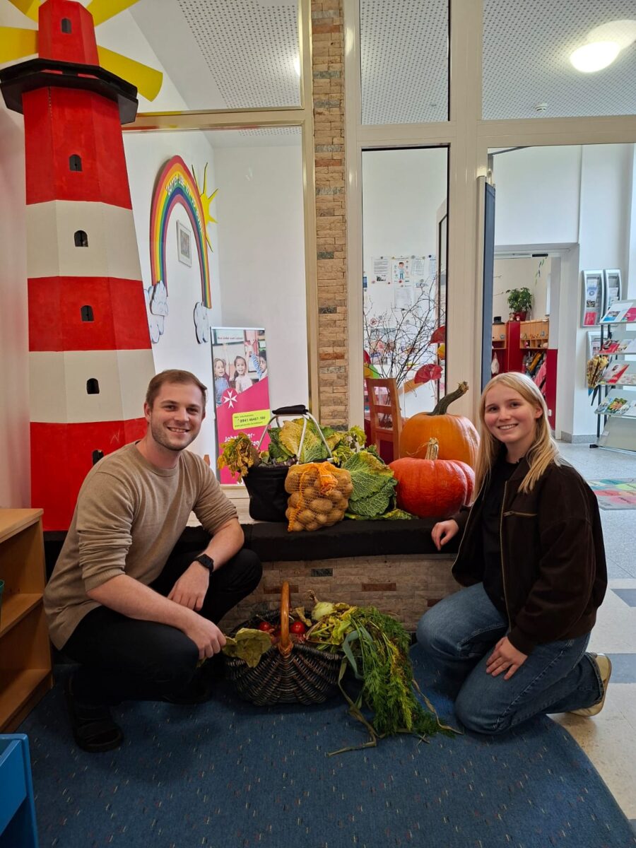 KLJB Beidl spendet Erntedankgaben an Johanniter-Kindergarten in Plößberg
