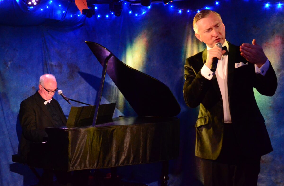 Leises Löwengebrüll auf der "Kulturbühne im Kulturbahnhof"