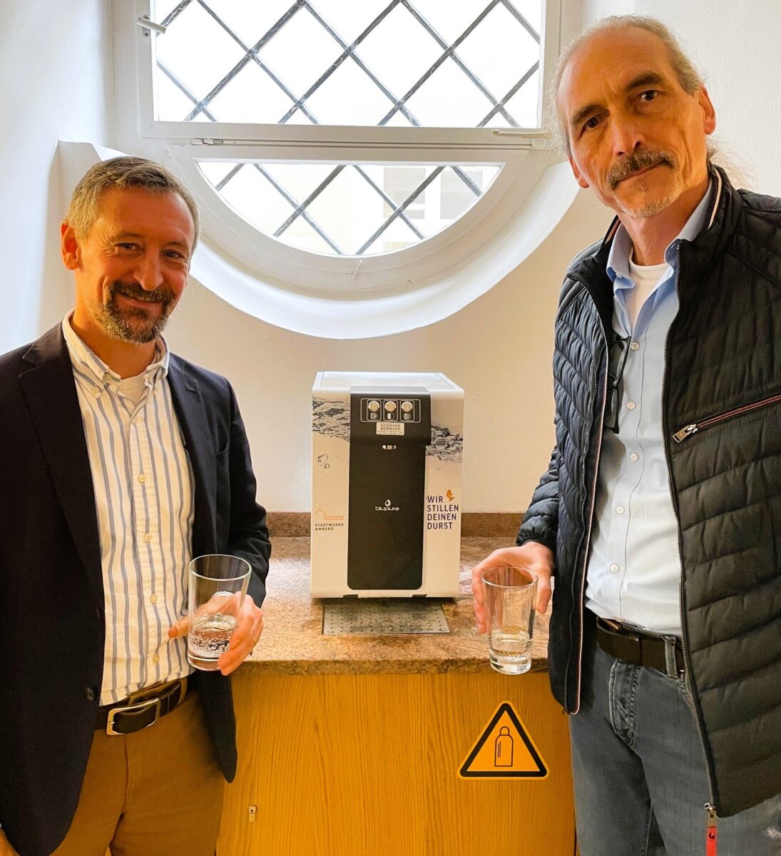 Trinken ist wichtig_DJDS erhält einen Trinkwassersprudler von den Stadtwerken Amberg__.jpg