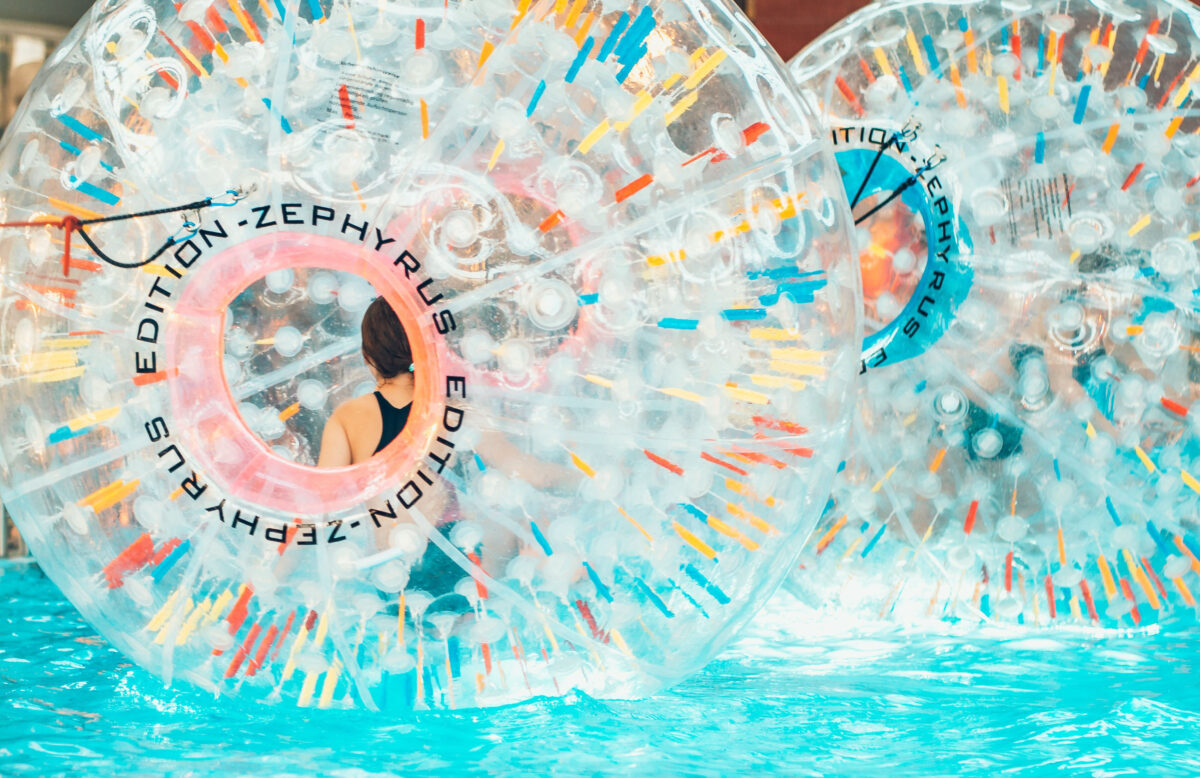 Riesen-Pool-Party im Kurfürstenbad Amberg zum 35. Jubiläum