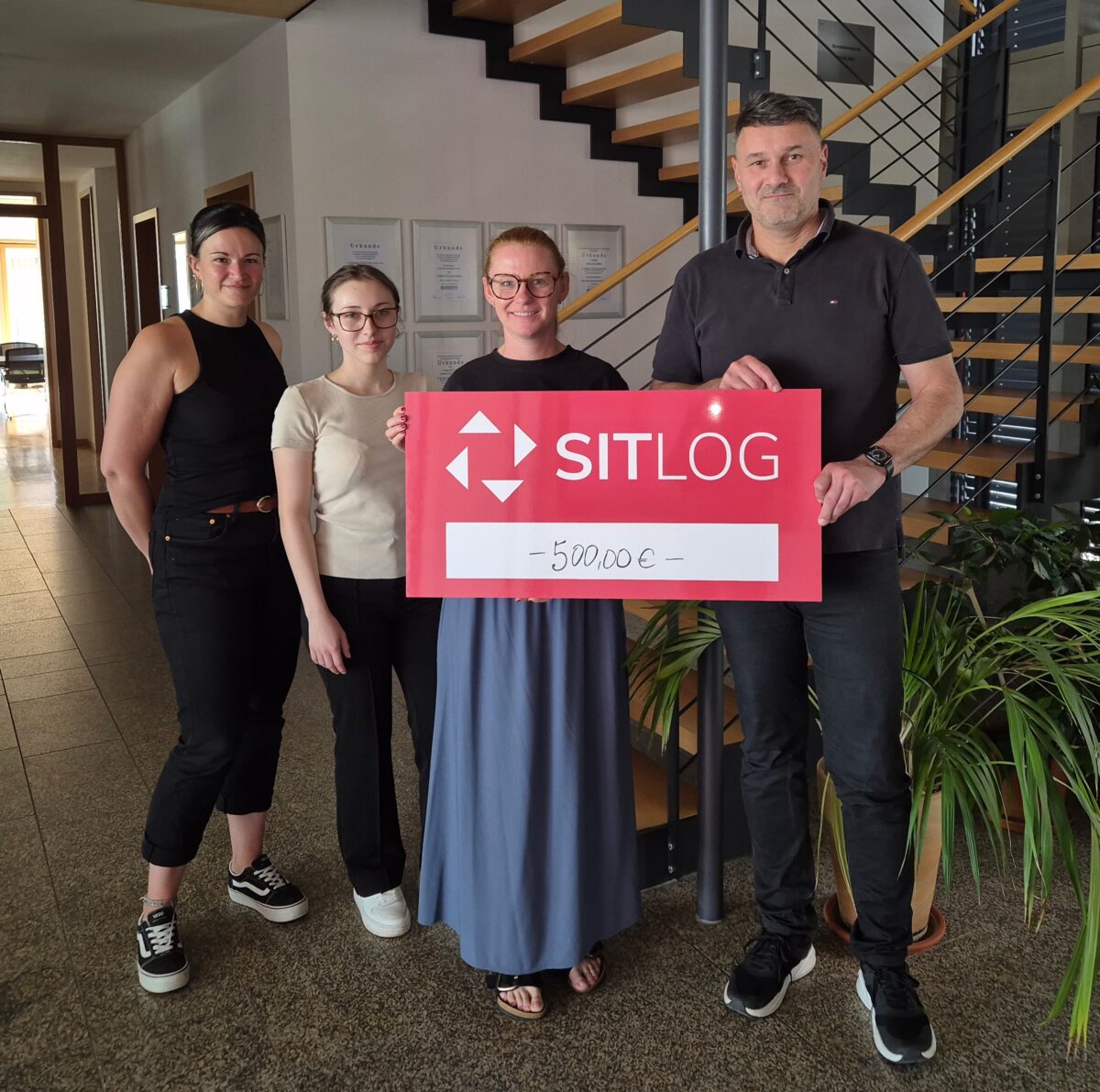 SITLog feiert 25 Jahre mit Spenden in Altenstadt