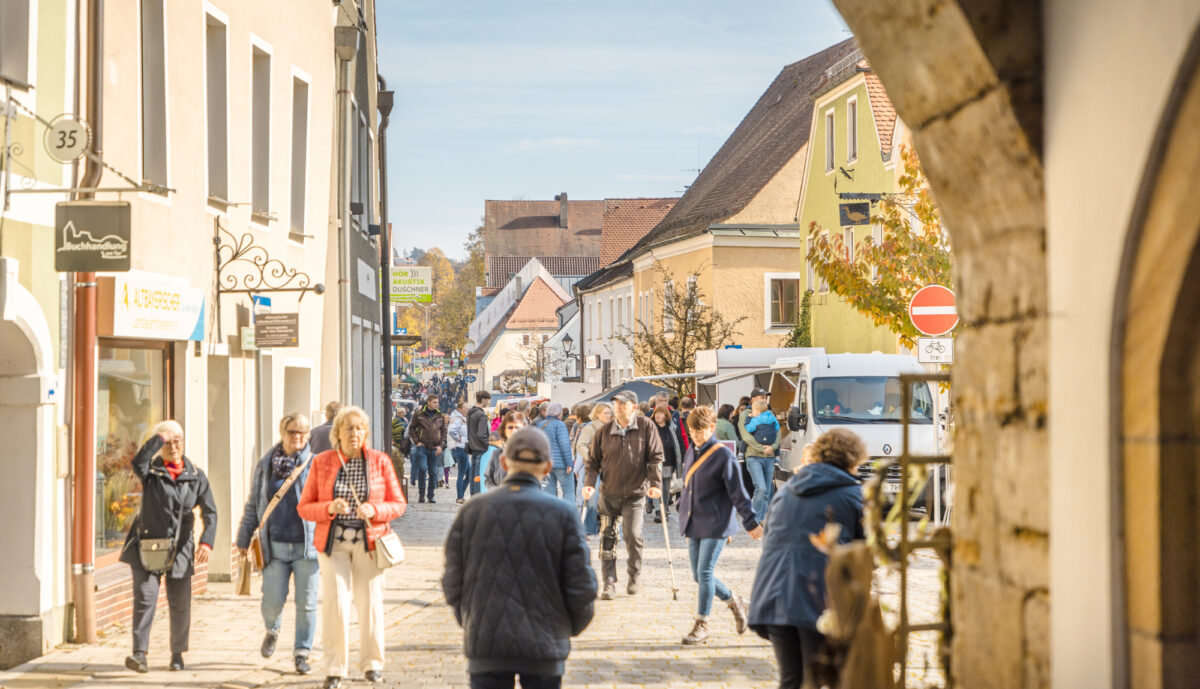 Schmankerlmarkt belebt Neunburg vorm Wald mit Tradition und Genuss