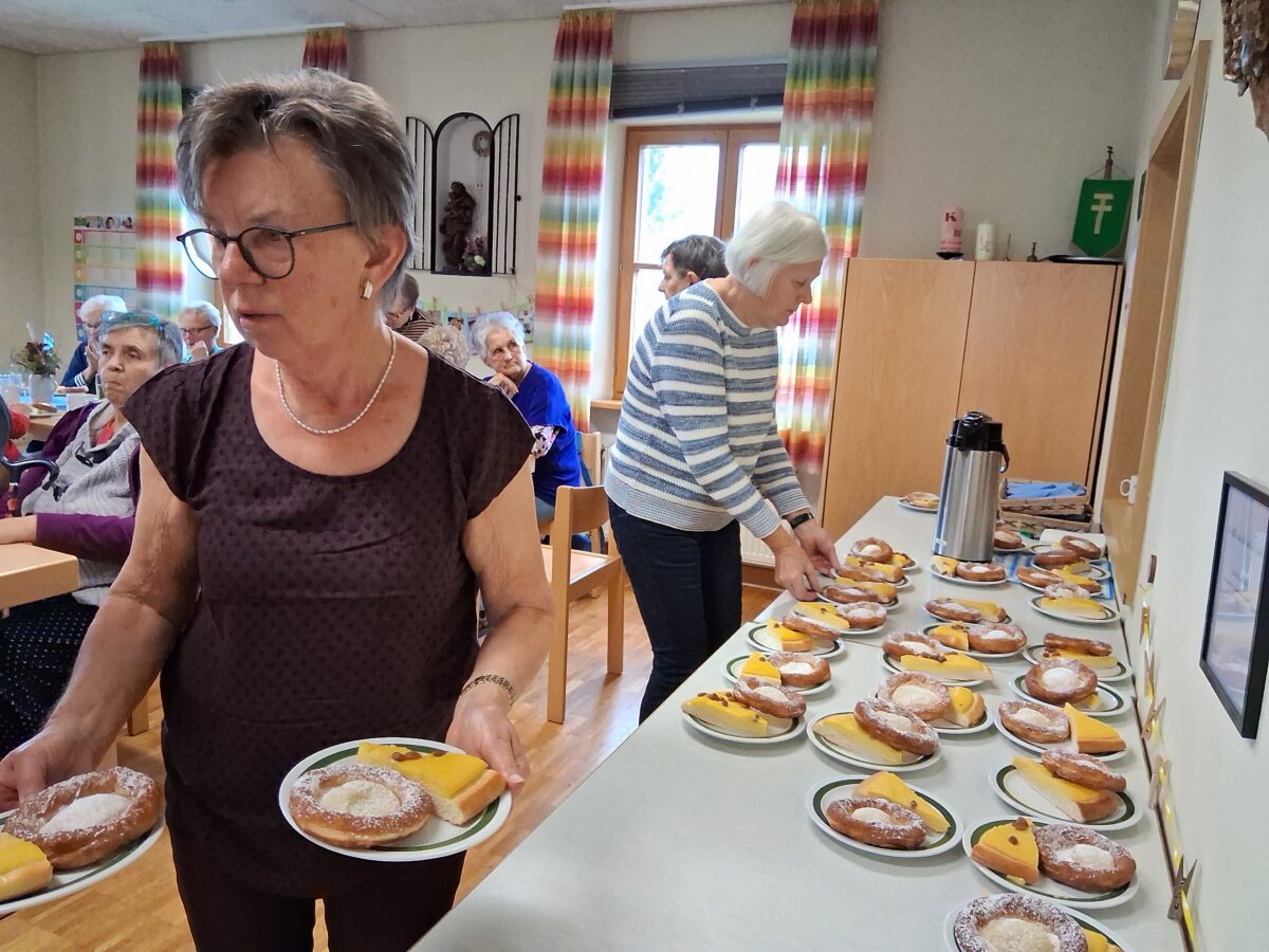 Senioren feiern stimmungsvolle Kirwa in Weiherhammer