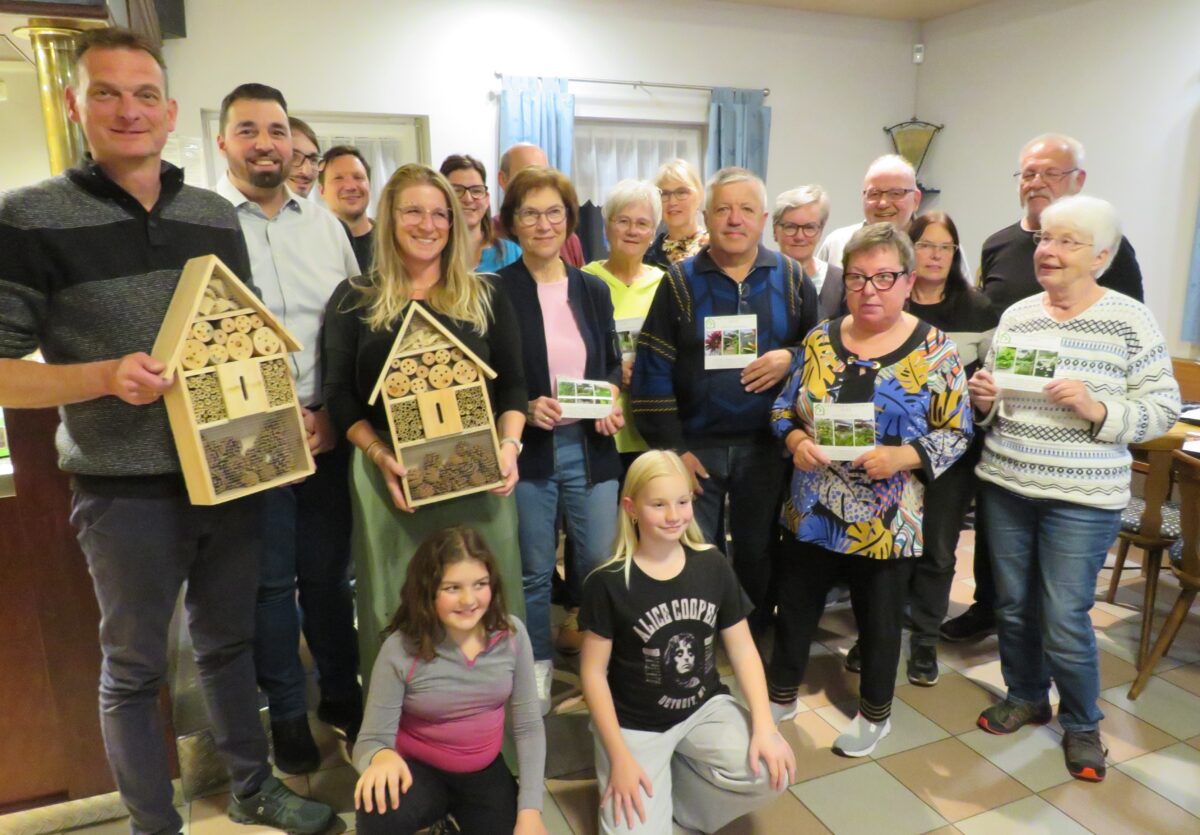 Schöne Gärten und Nistkästen in Altenstadt