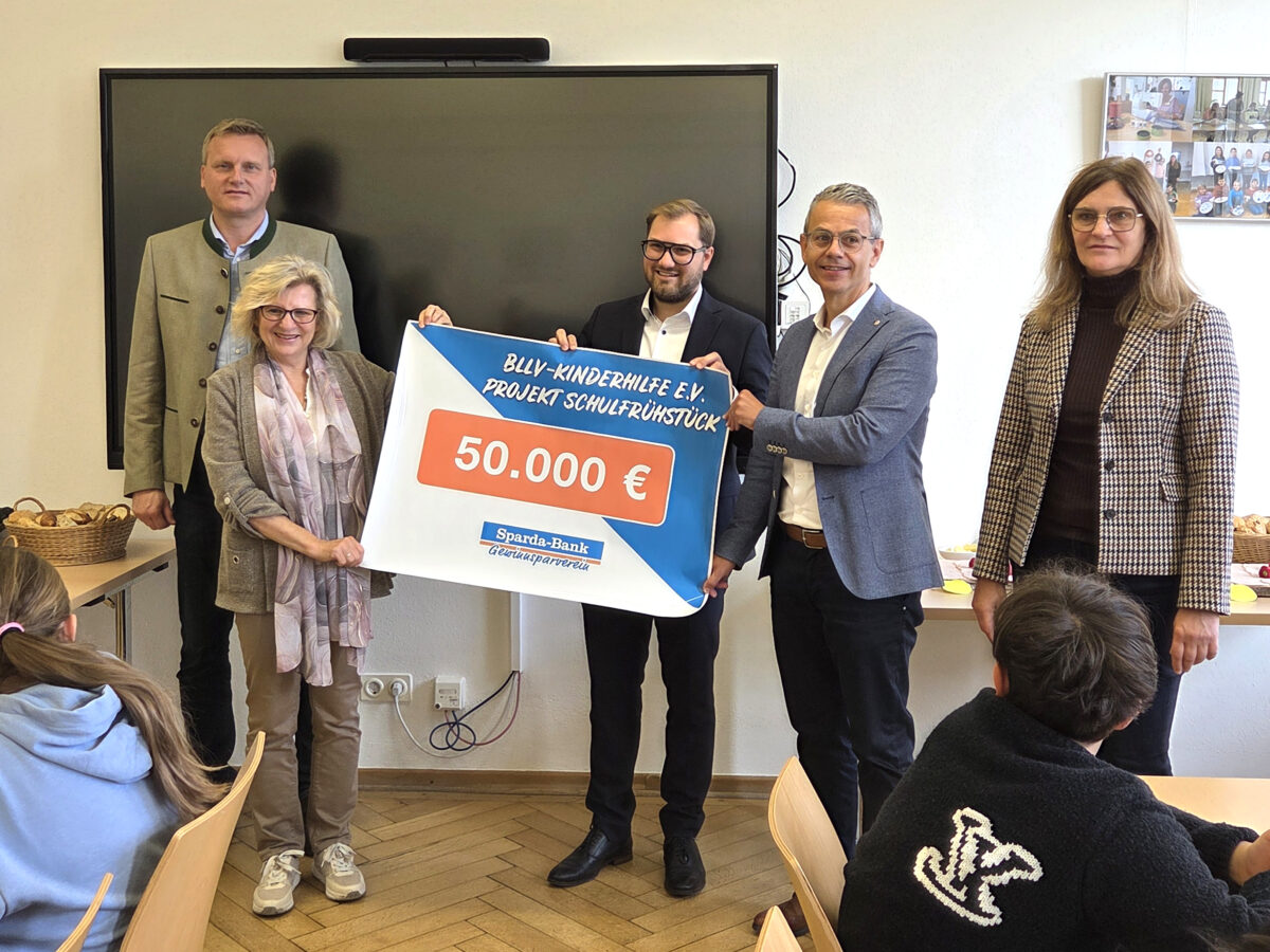 Sparda-Bank spendet 5.200 Euro für Schulfrühstück in Maxhütte-Haidhof