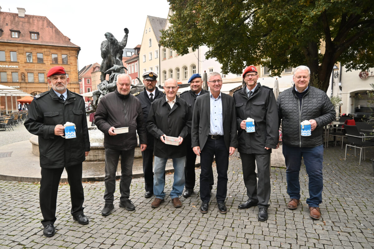 Spendenstart für Kriegsgräberfürsorge in Amberg