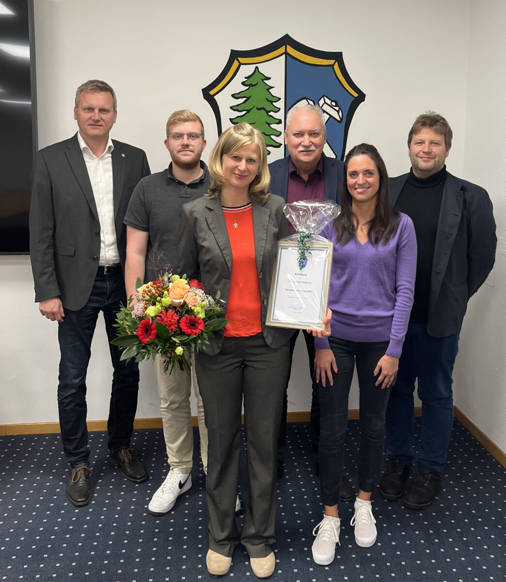 Stefanie Rupprich schließt Beschäftigtenlehrgang in Maxhütte-Haidhof ab