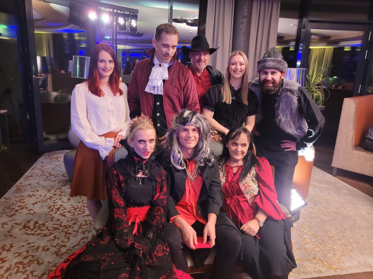 Vampirisches Krimidinner begeistert Weiherhammer