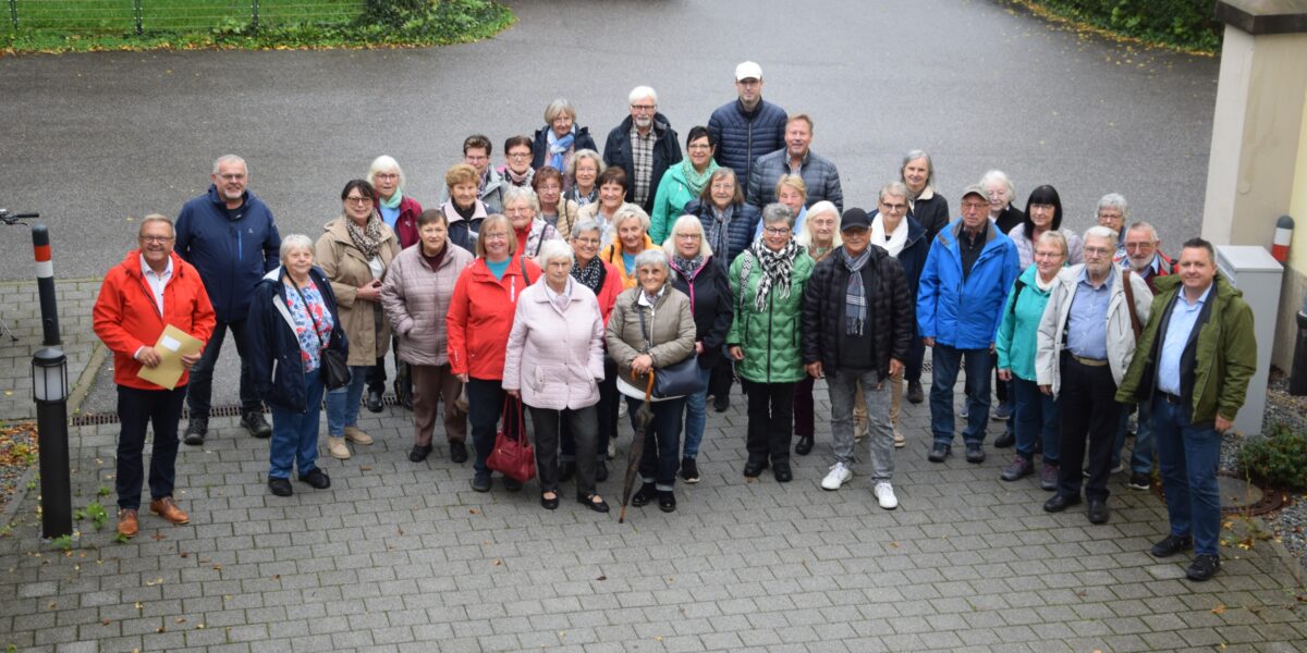 VdK-Gruppe erkundet in Regensburg Aufgaben des Bezirks Oberpfalz