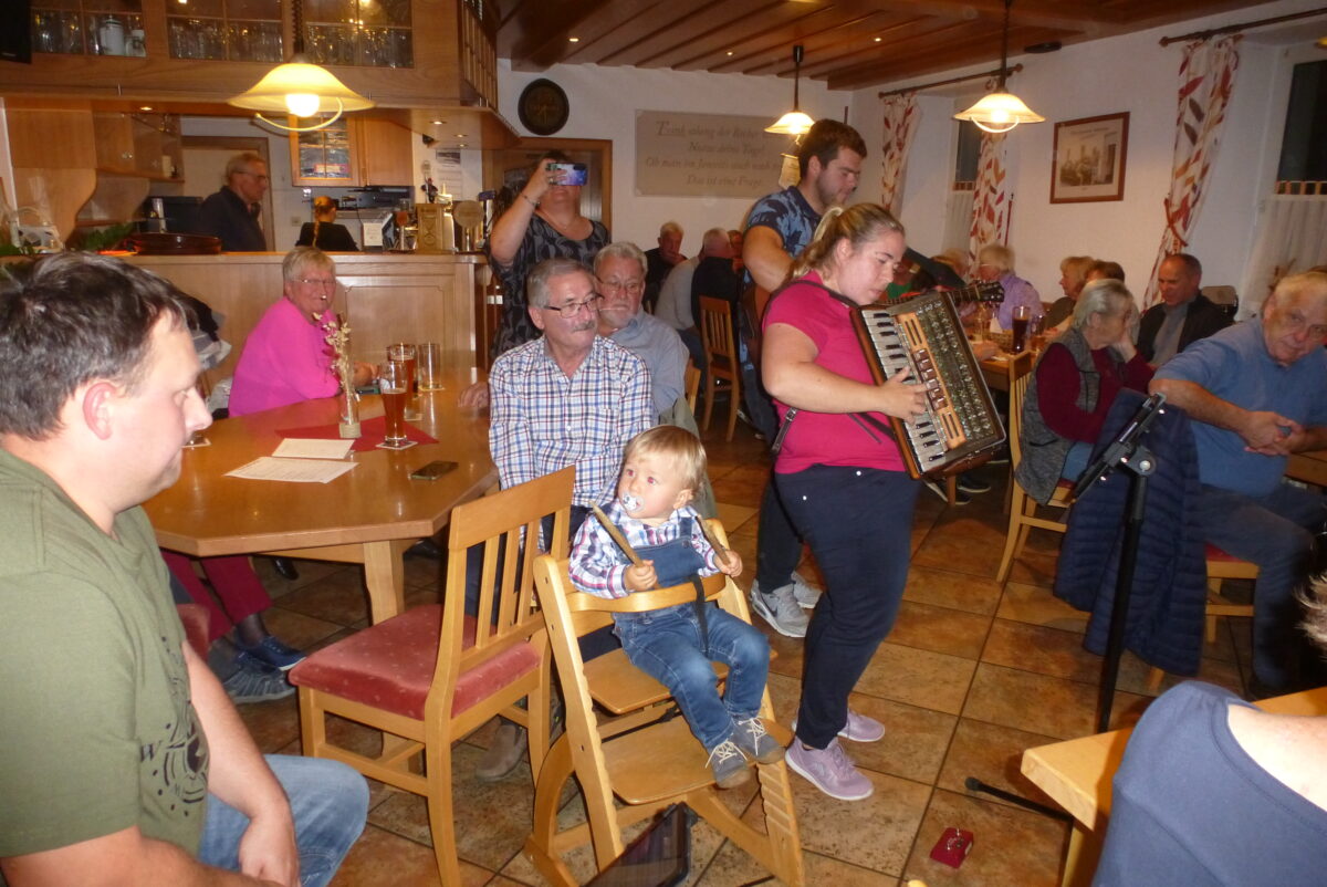 Musikantenstammtisch in Kaltenbrunn: In die Herzen der Gäste gespielt