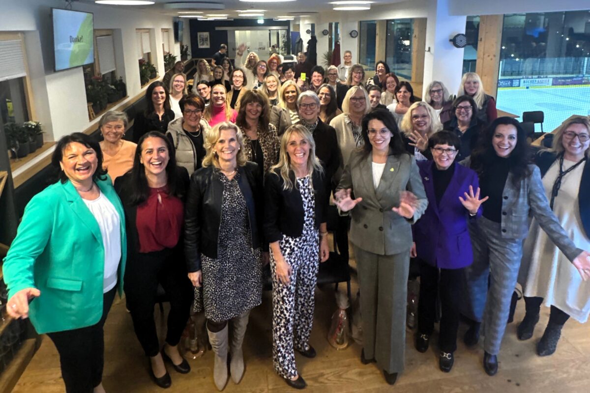 Erfahrungen von Frauen in der Politik - Mit Ellbogen und Empathie