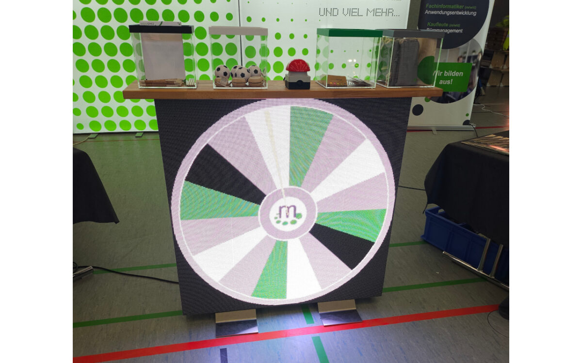 microSYST zeigt Azubi-Power auf Ausbildungsmesse in Kemnath