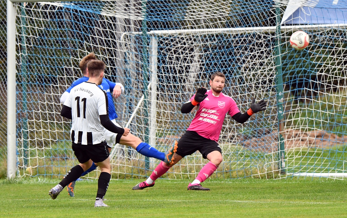 Kreisklasse West: Alle Spitzenteams holen sich die nächsten Siege