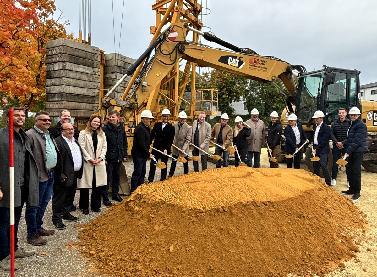 Spatenstich für neues Bank- und Gesundheitszentrum in Edelsfeld