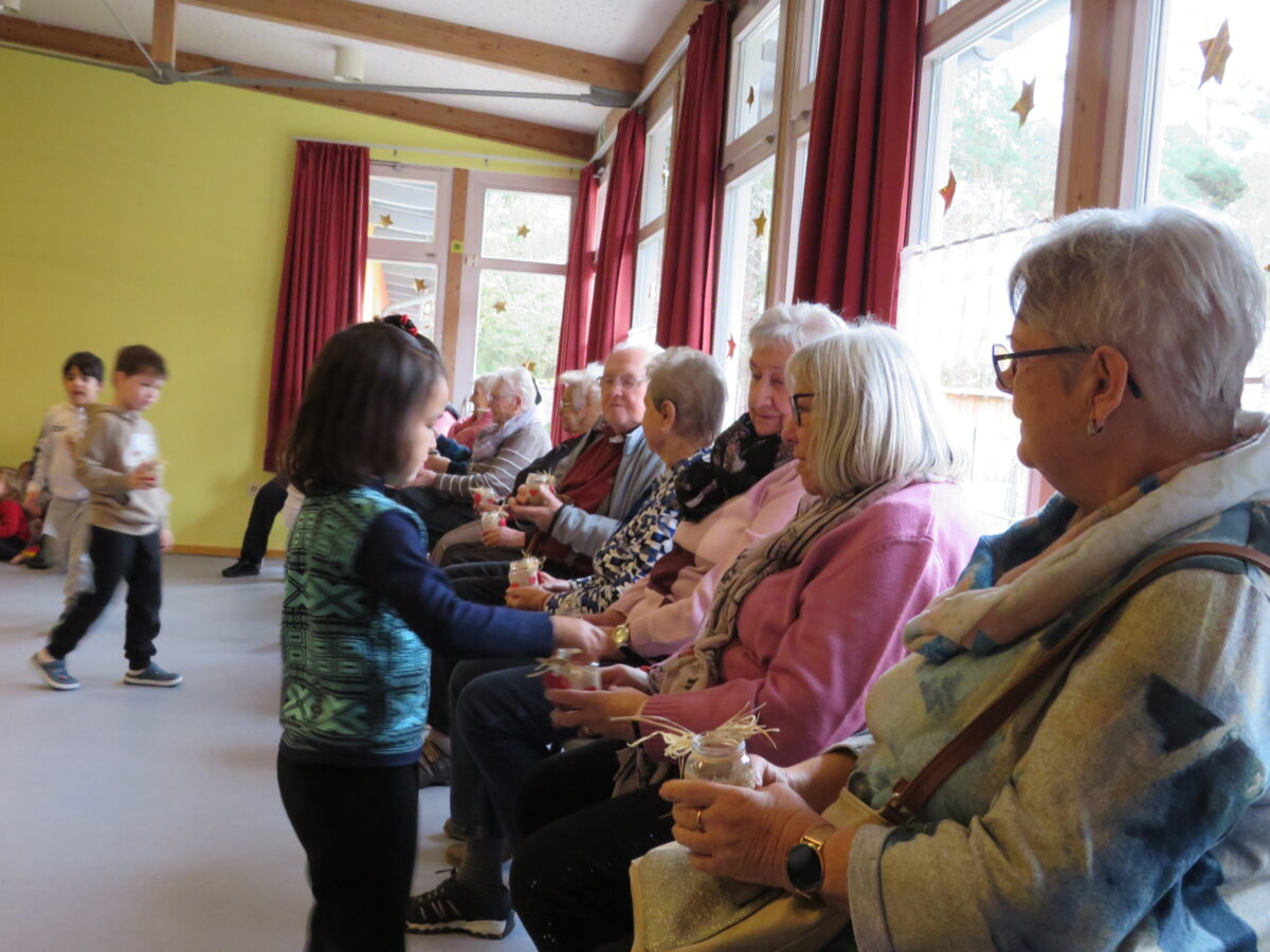 Senioren treffen Kinder
