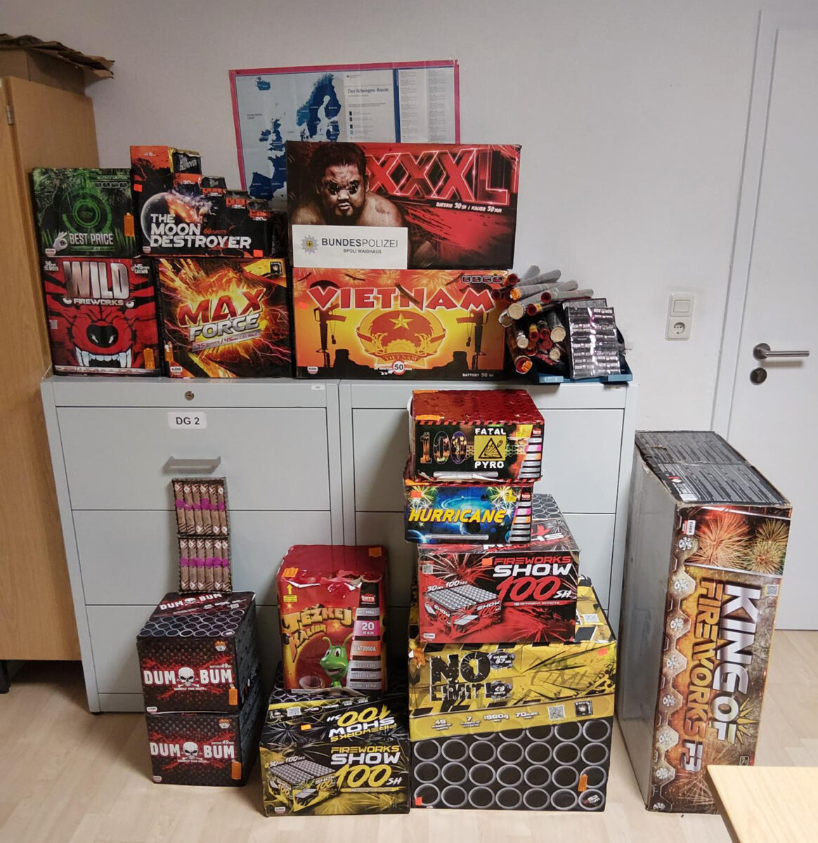 Bundespolizei stoppt 230 Kilogramm illegale Pyrotechnik in Waidhaus