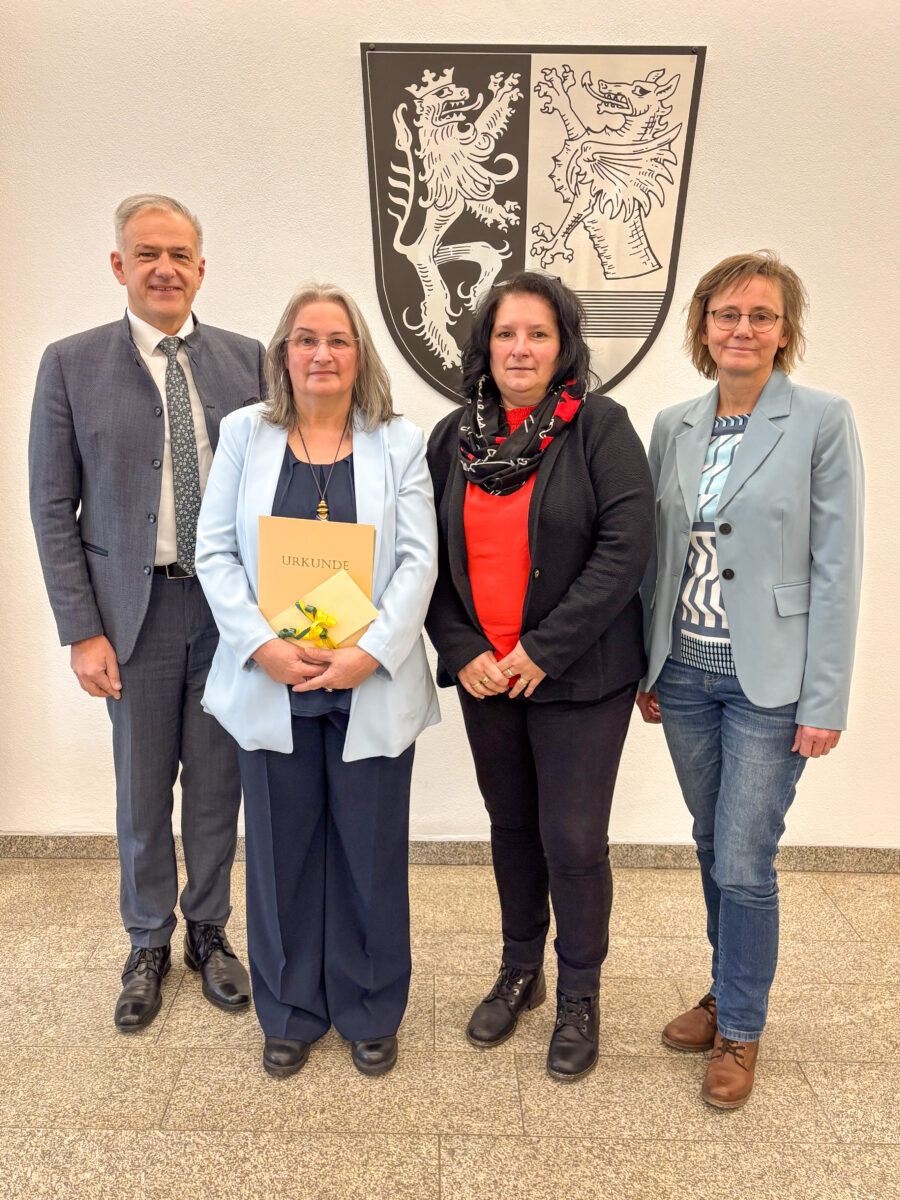 Ehrung in Tirschenreuth: 40-jähriges Dienstjubiläum für Gisela Worf