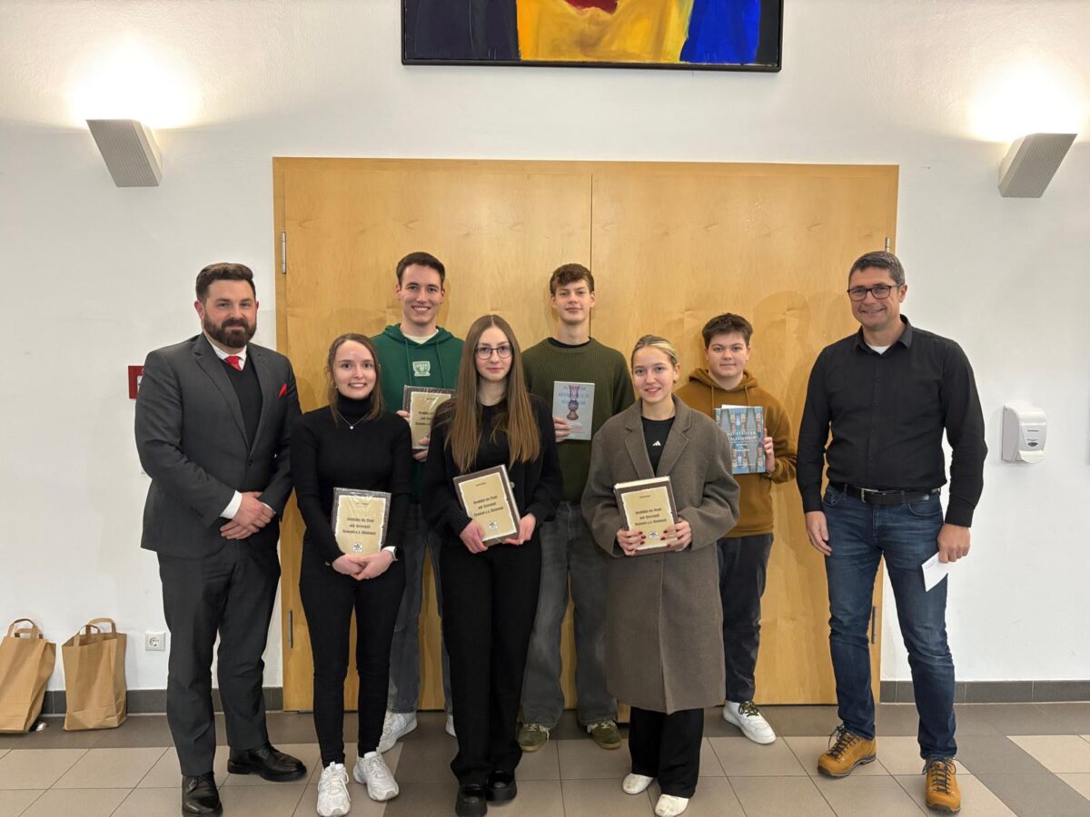 Feierliche Ehrung der Schulbesten in Neustadt