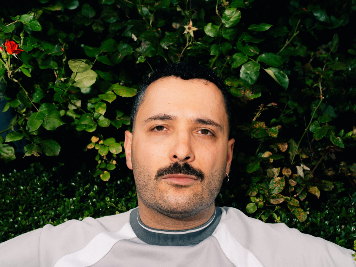 Fikri Anıl Altıntaş spricht über Männlichkeit und Gleichstellung in Weiden