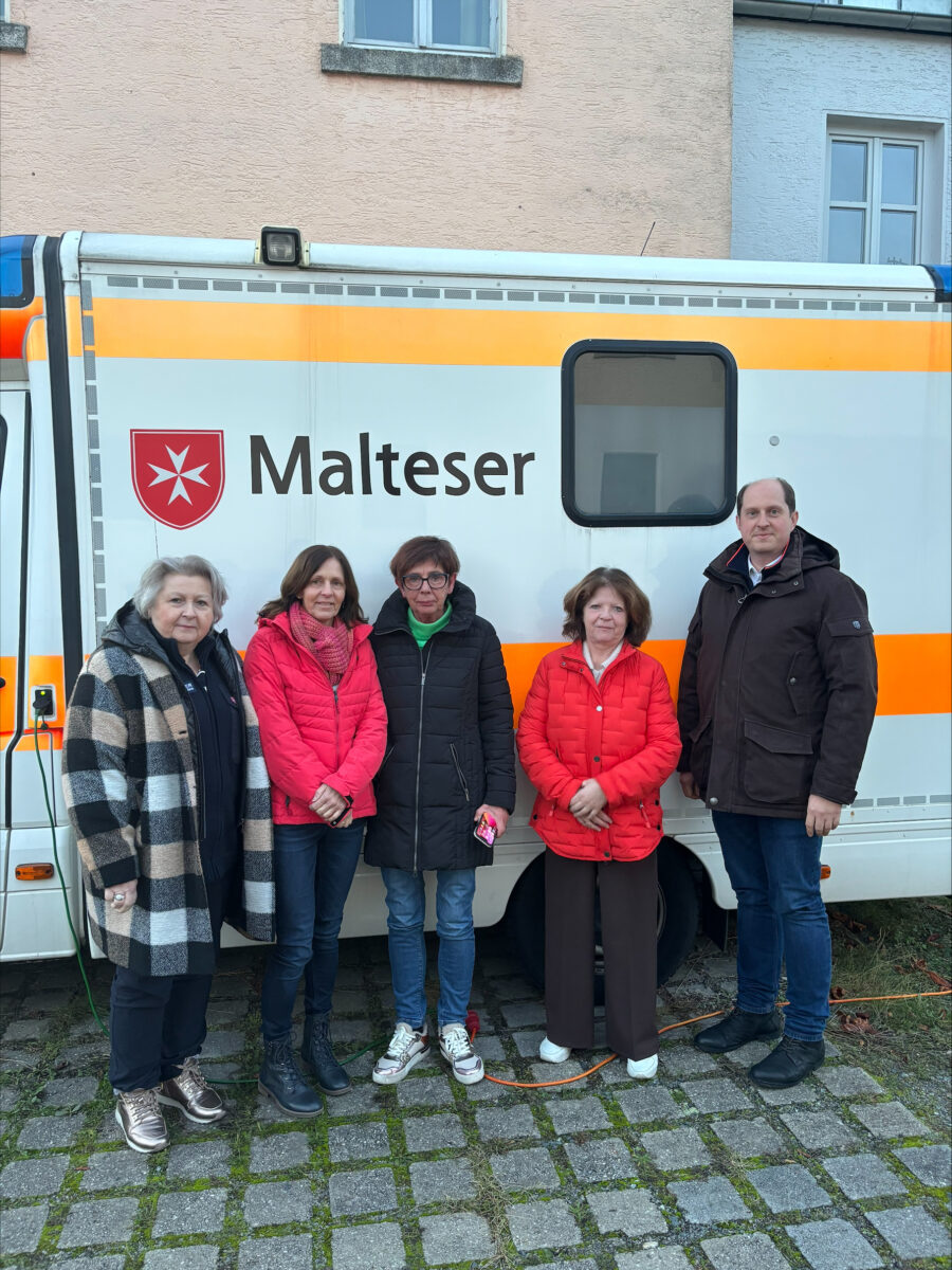 Frauen spenden 560 Euro für Malteser Herzenswunsch-Krankenwagen in Weiden