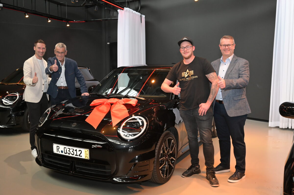 Gewinnsparen bringt MINI Cooper SE nach Eslarn