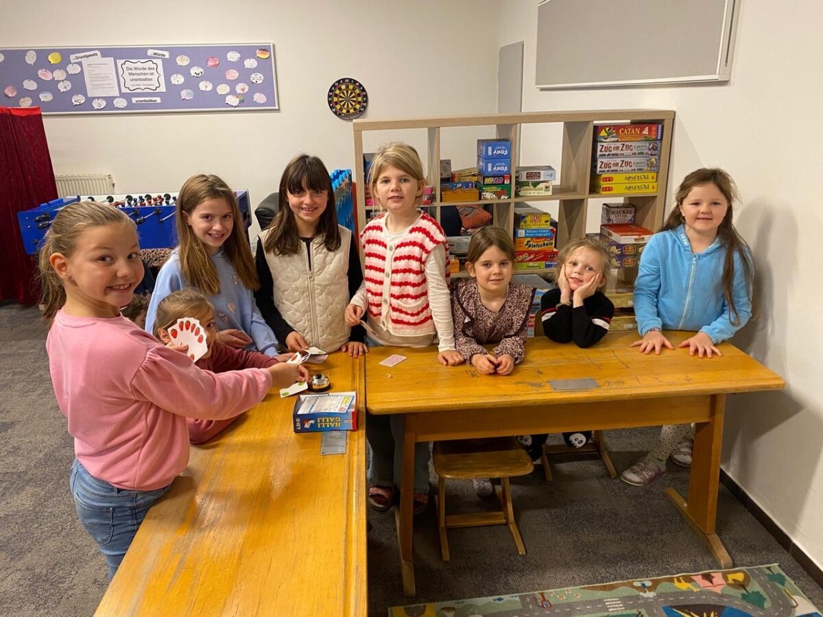 Grundschule in Leuchtenberg erhält neues Spielezimmer