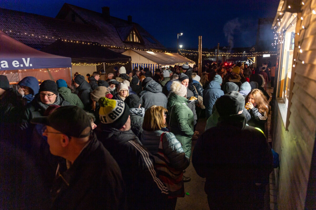 Adventseinstimmung bei „Hilfe für Anja“ begeistert Hunderte