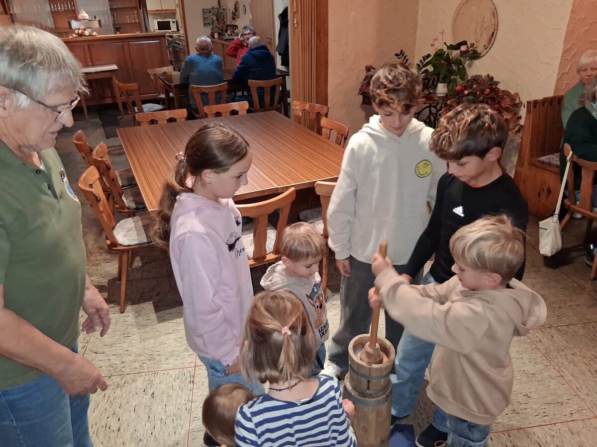 Hutzaabend des OWV begeistert Kinder in Georgenberg