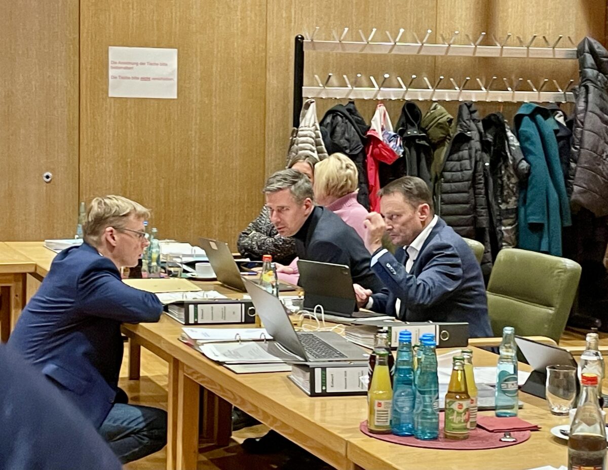 Haushaltsdebatte in Weiden scheitert an Gewerbesteuer - OB Jens Meyer: "Ich bin maßlos enttäuscht"