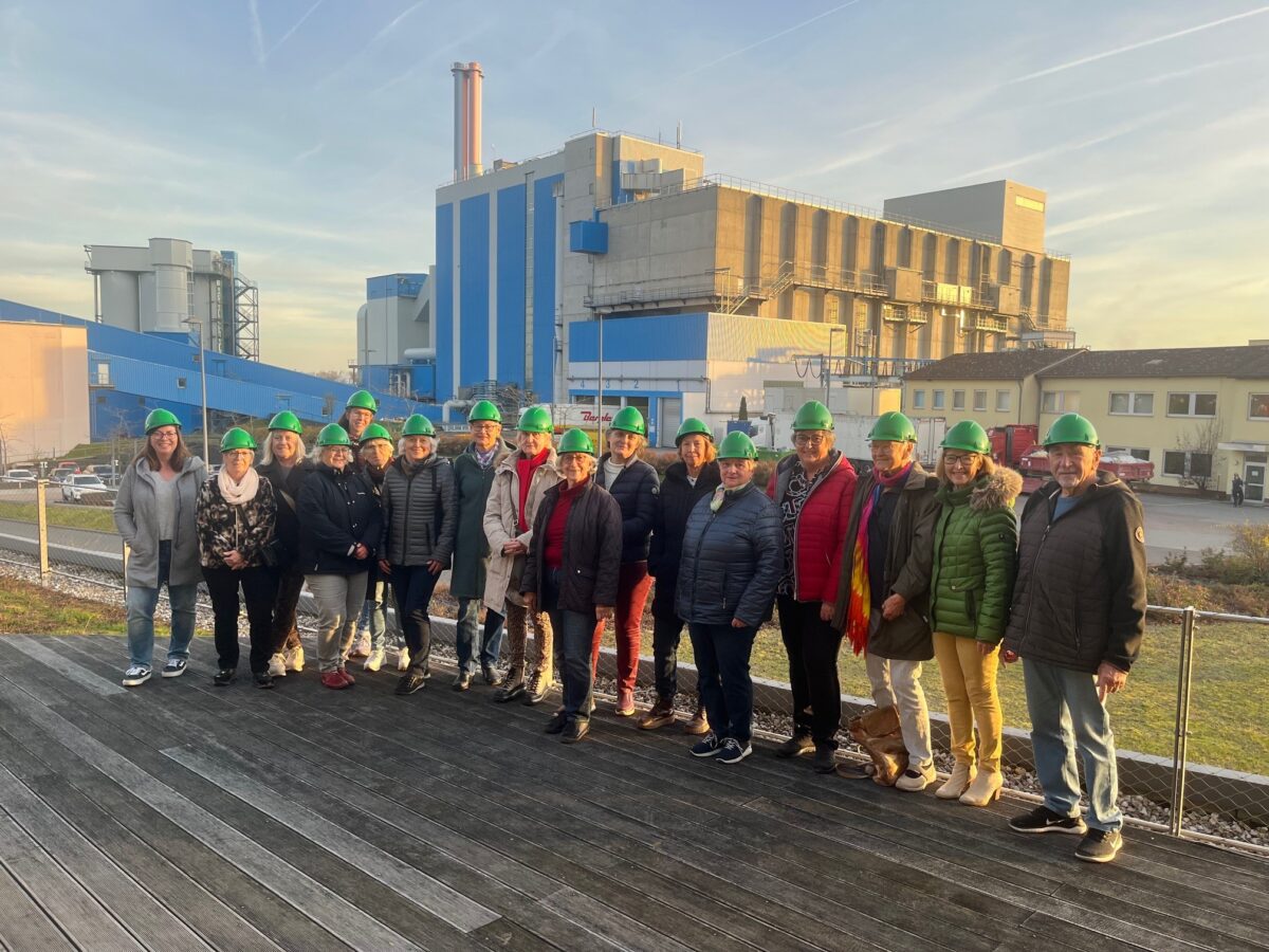 Lesepaten feiern zehnjähriges Jubiläum mit Werksbesuch in Schwandorf