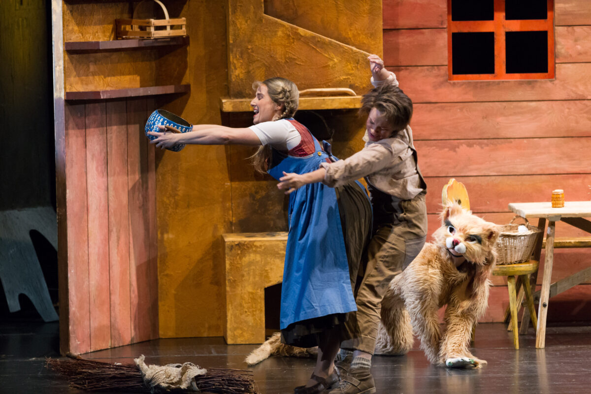 Märchenoper Hänsel und Gretel gastiert im Stadttheater Amberg