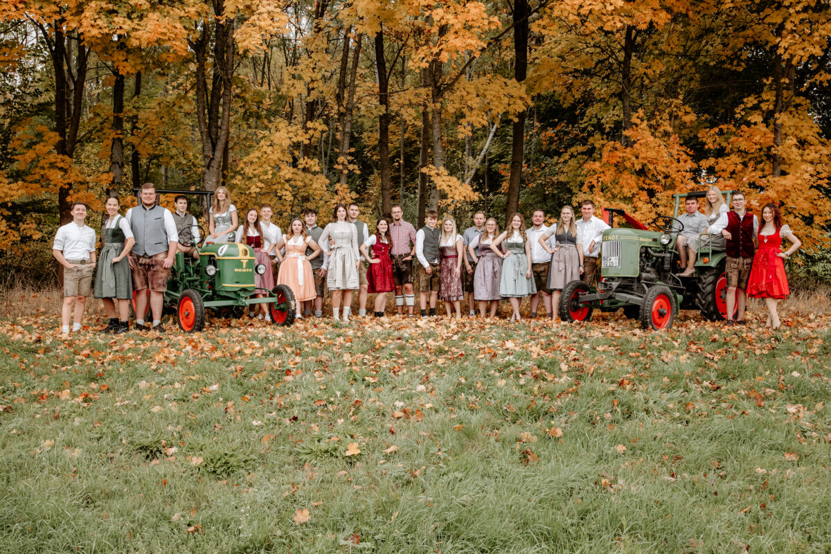 Martini-Kirwa mit 18 Tanzpaaren in Kaltenbrunn und Dürnast