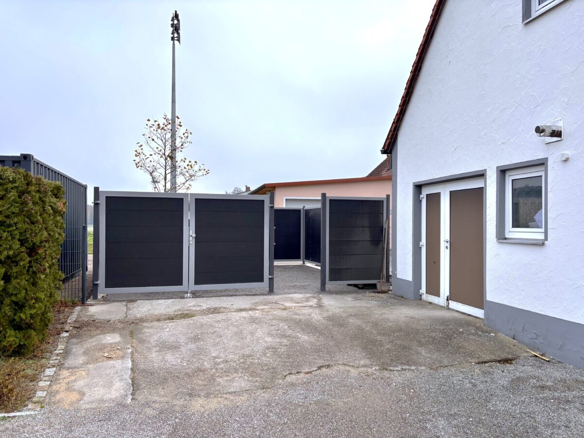 Neue Bäume und Einhausung am Katzdorfer Friedhof in Teublitz