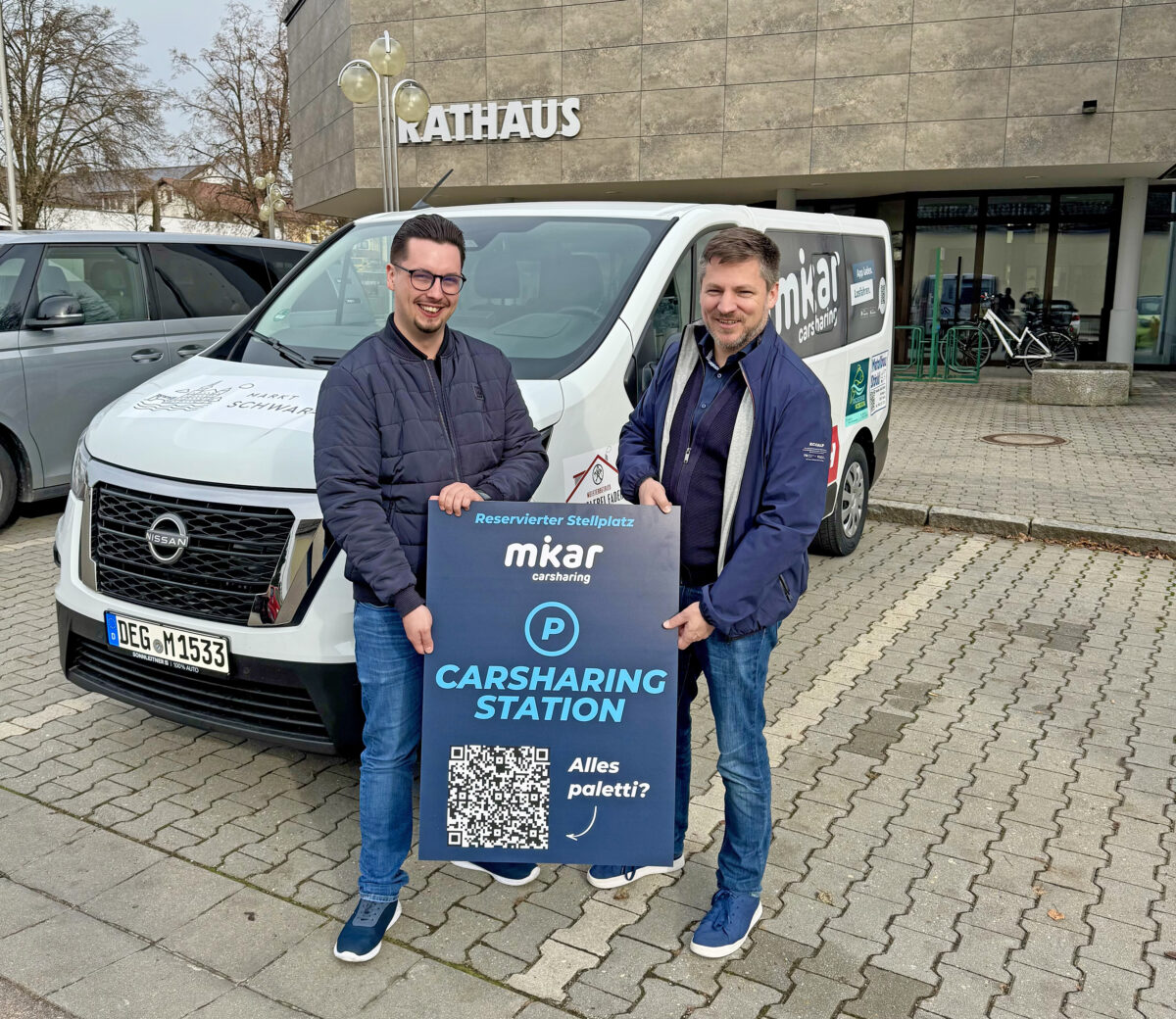 Neunsitziger Carsharing-Bus startet in Schwarzenfeld