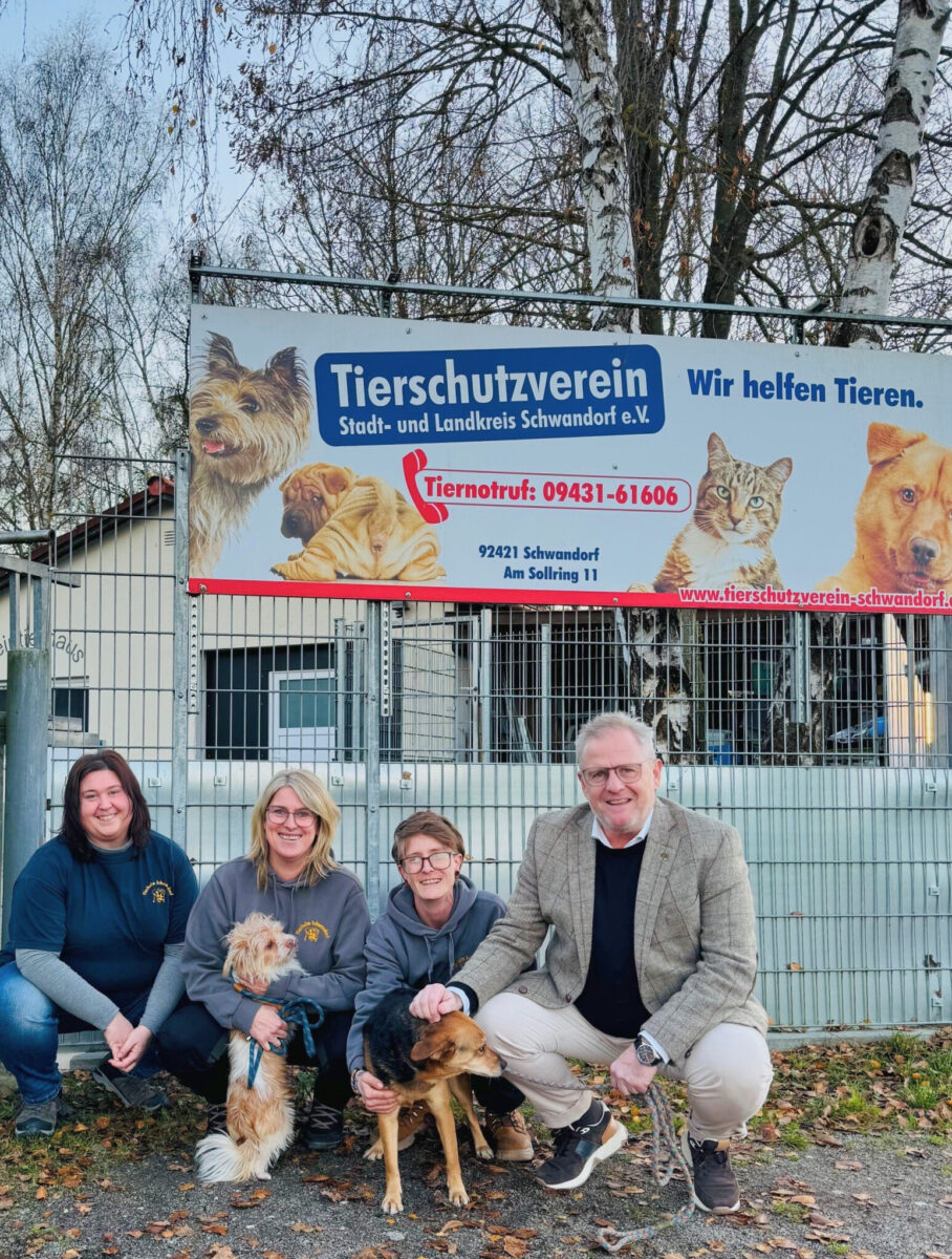 Oberbürgermeister stärkt Zusammenarbeit mit Tierheim in Schwandorf