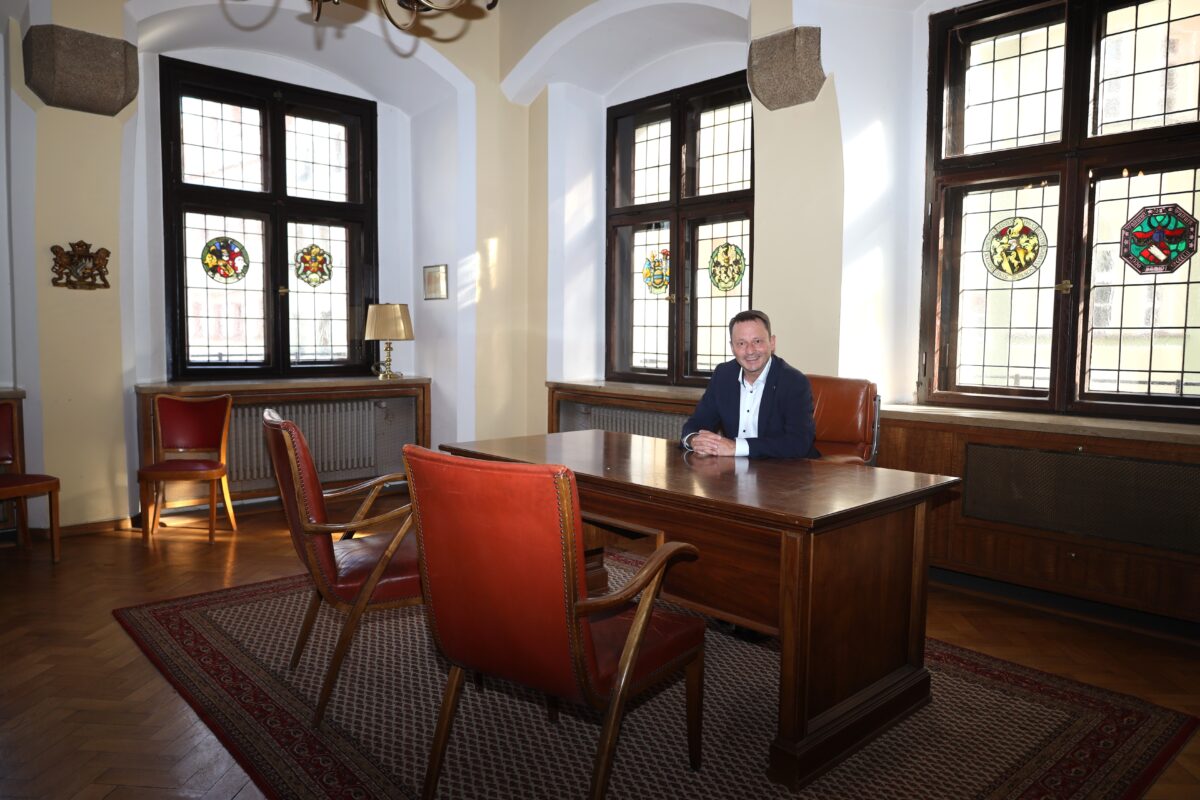 Offene Bürgersprechstunde im historischen Amtszimmer in Weiden