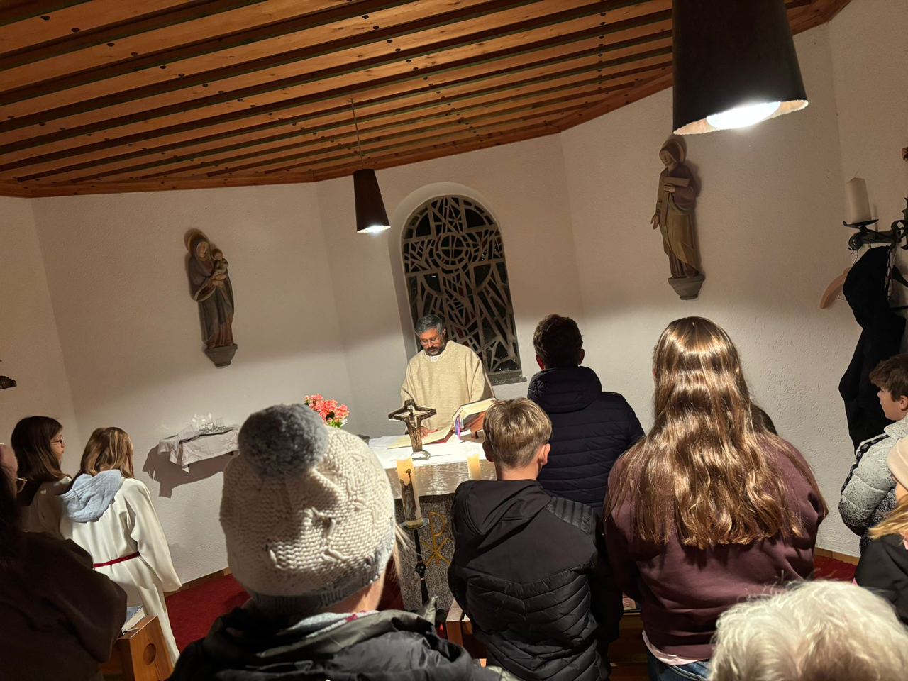 Patroziniumsmesse mit Pater Jo in Wittschau zieht viele Gläubige an